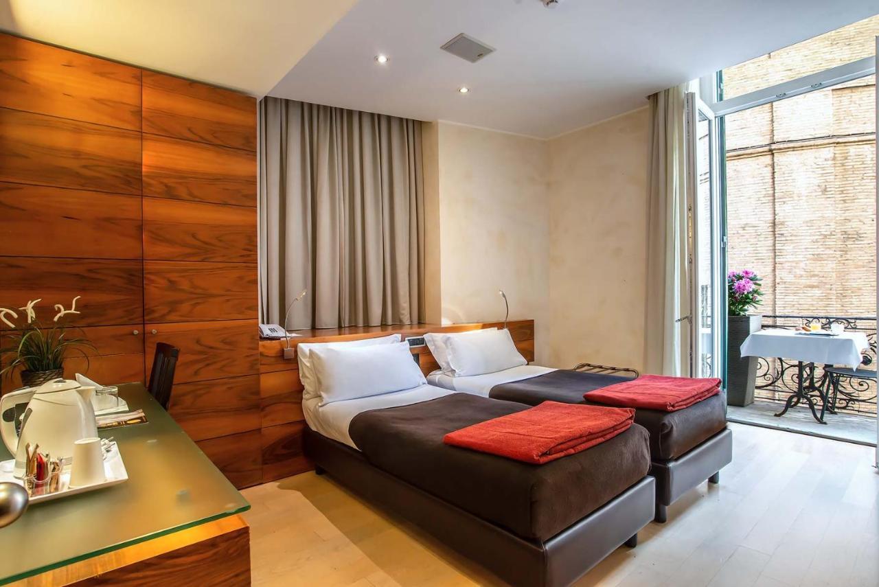 Hotel Tritone Roma Esterno foto