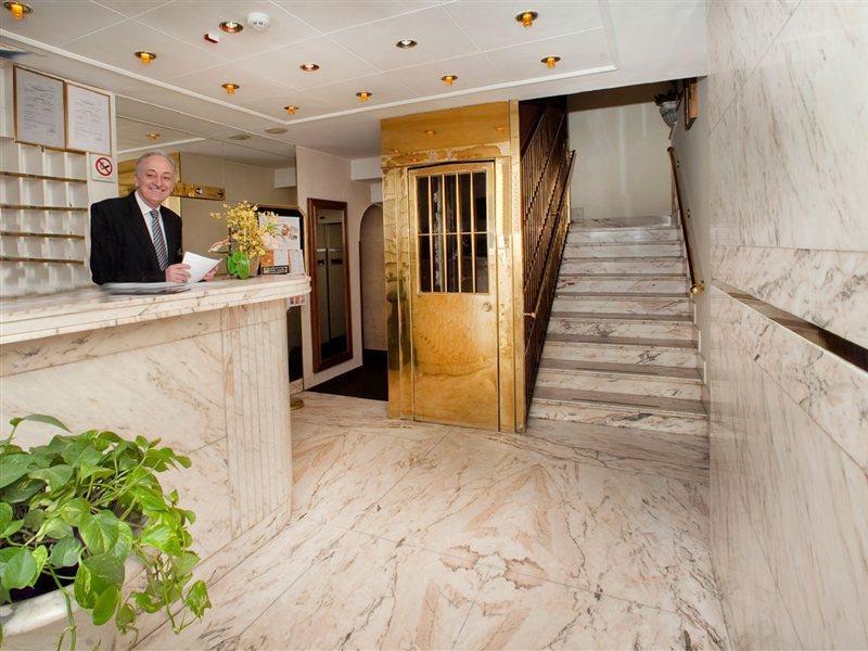 Hotel Tritone Roma Esterno foto