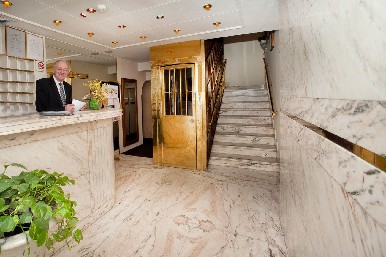 Hotel Tritone Roma Esterno foto