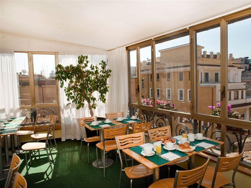Hotel Tritone Roma Esterno foto