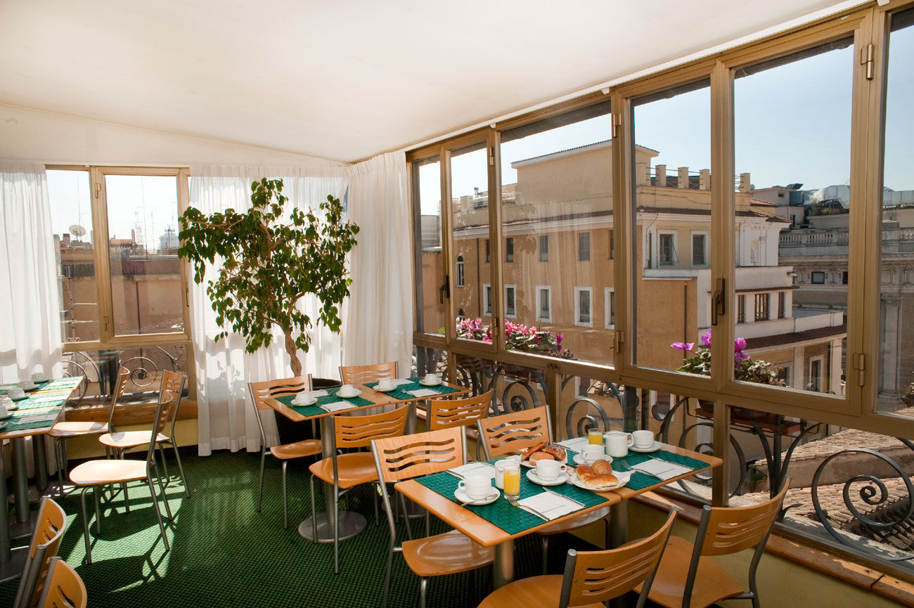 Hotel Tritone Roma Esterno foto