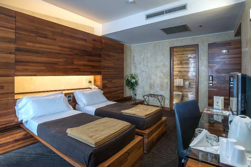 Hotel Tritone Roma Esterno foto