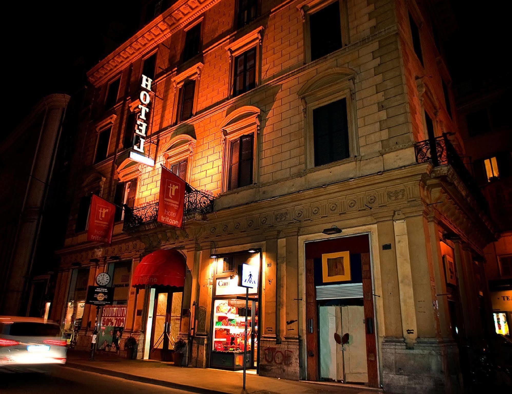 Hotel Tritone Roma Esterno foto