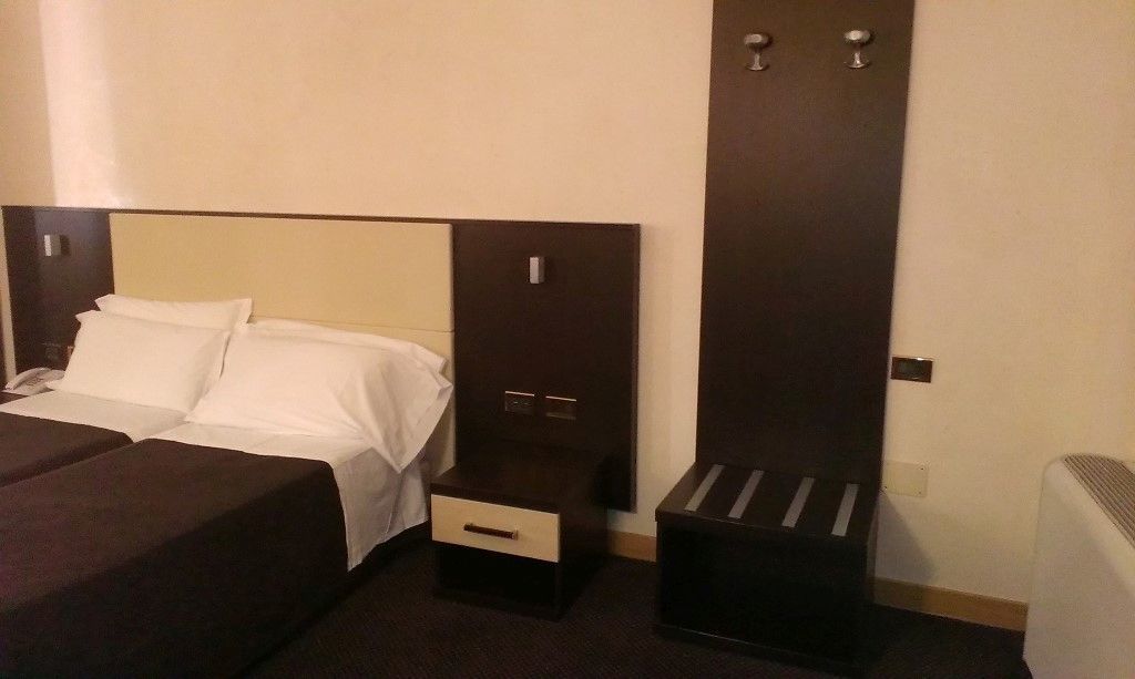Hotel Tritone Roma Esterno foto
